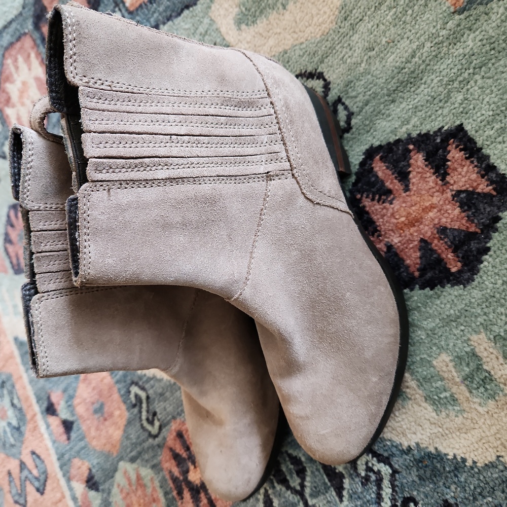 Sorel Chelsea Suede Boots